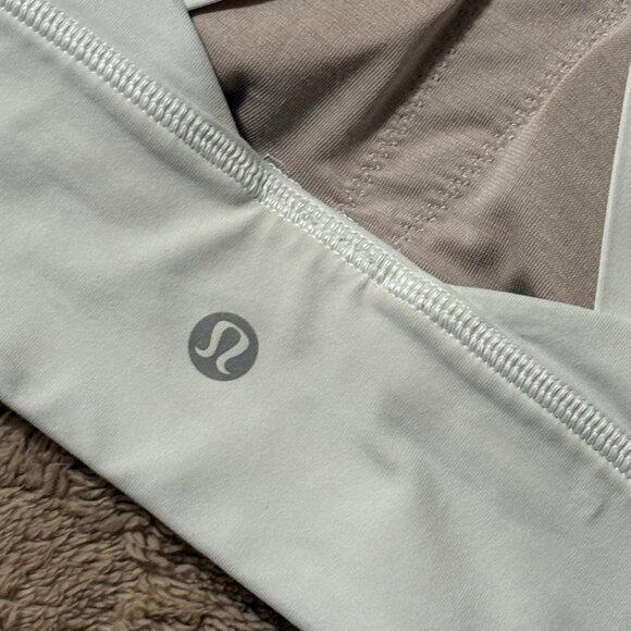 Lululemon Free To Be Moved Sports Yoga Bra High Neck White Luxtreme A/B Cup 6 - Picture 5 of 9